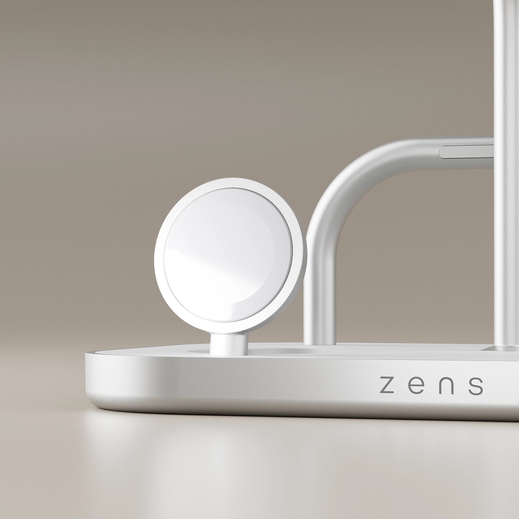 4-1 Wireless Charger - Image 4